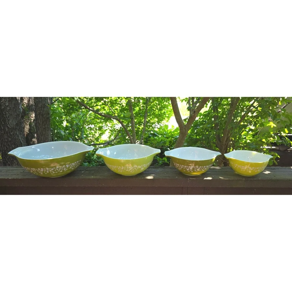 Vintage Pyrex Spring Blossom Green Crazy Daisy Cinderella Mixing Bowl Set 4